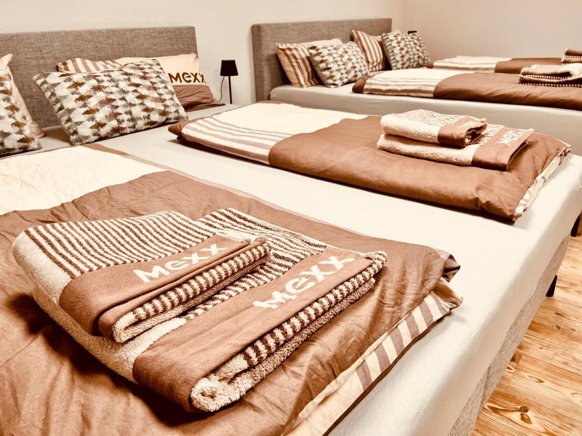 شقة Cologne Luxe Living: Opulent Elegance Unleashed المظهر الخارجي الصورة