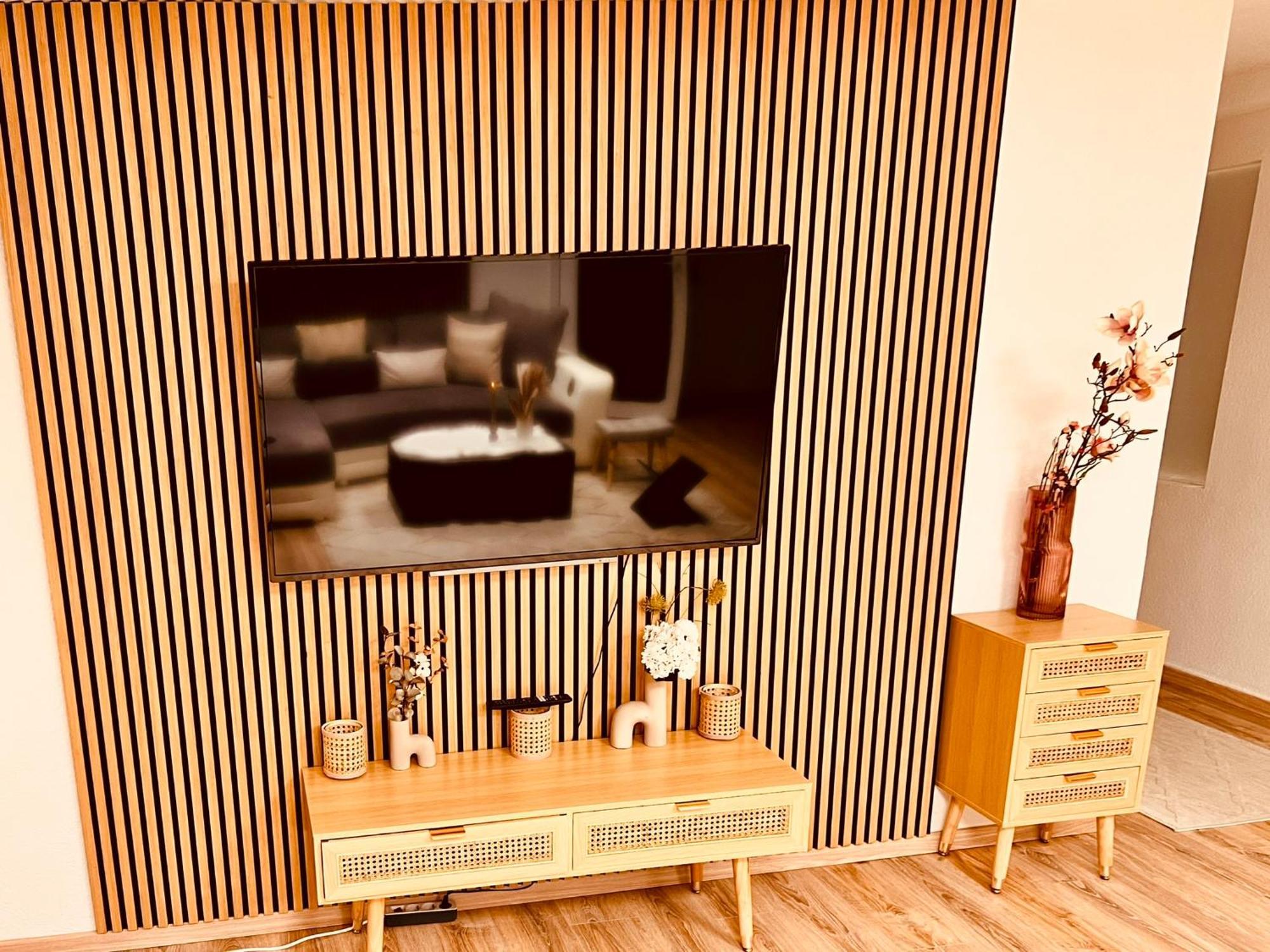 شقة Cologne Luxe Living: Opulent Elegance Unleashed المظهر الخارجي الصورة