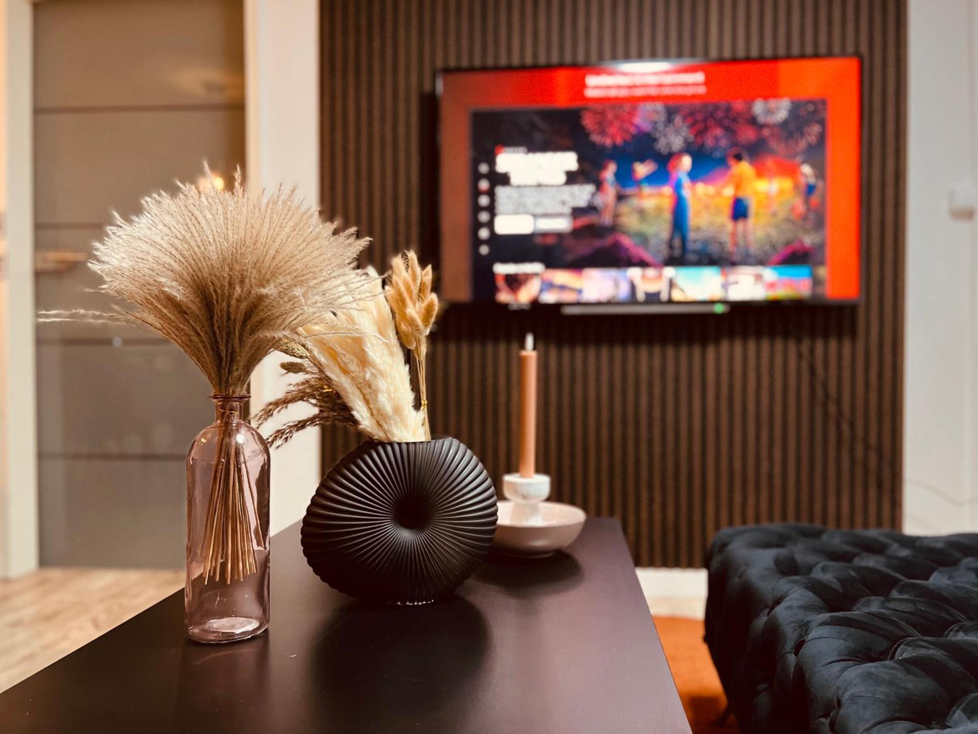 شقة Cologne Luxe Living: Opulent Elegance Unleashed المظهر الخارجي الصورة