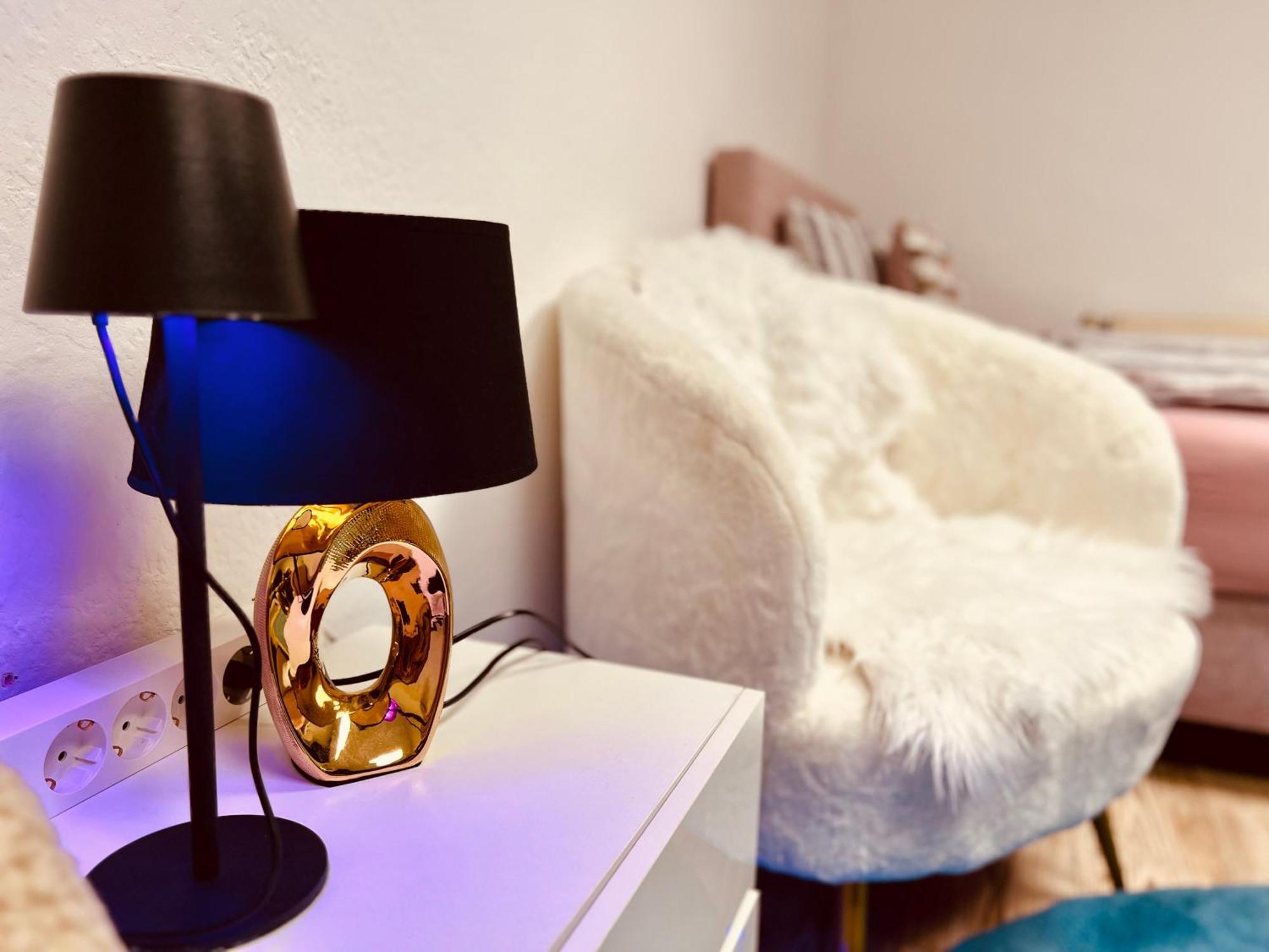 شقة Cologne Luxe Living: Opulent Elegance Unleashed المظهر الخارجي الصورة
